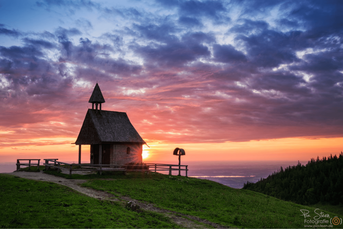 Mit der Naturfotografin Pia Steen und der VeLight Kerze zur Bergkapelle